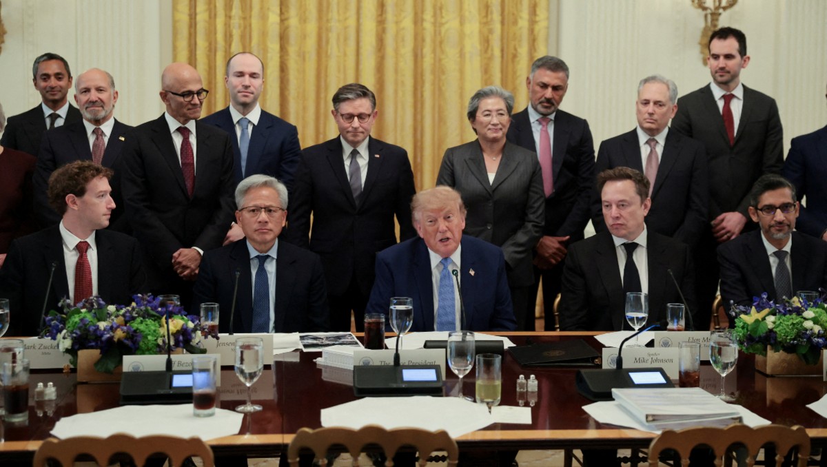 Figuras como Zuckerberg, Huang y Musk acudieron a la cita en el Salón Este de la Casa Blanca en Washington | Foto: Reuters