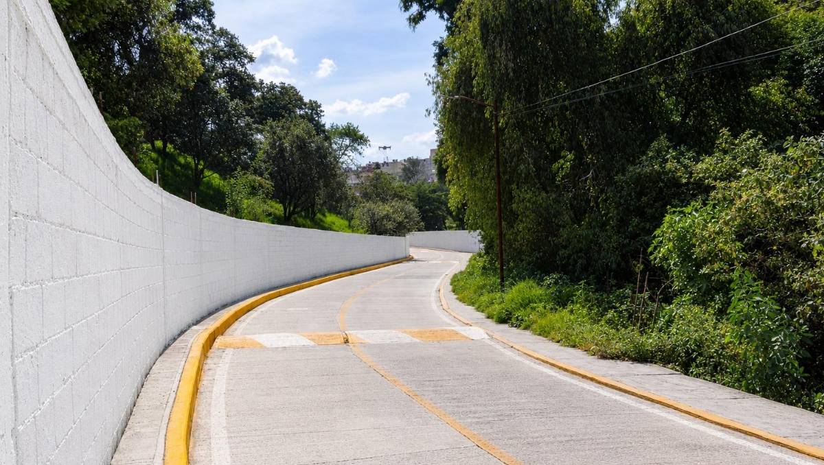 El gobierno municipal realiza trabajos complementarios en las redes hidráulicas de las calles intervenidas. | Foto: Especial