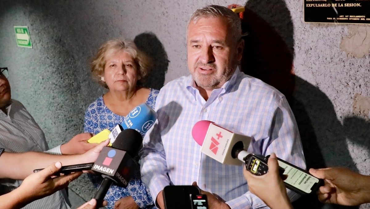 Javier Caballero, diputado local del PRI, presentó la solicitud. Foto: Especial