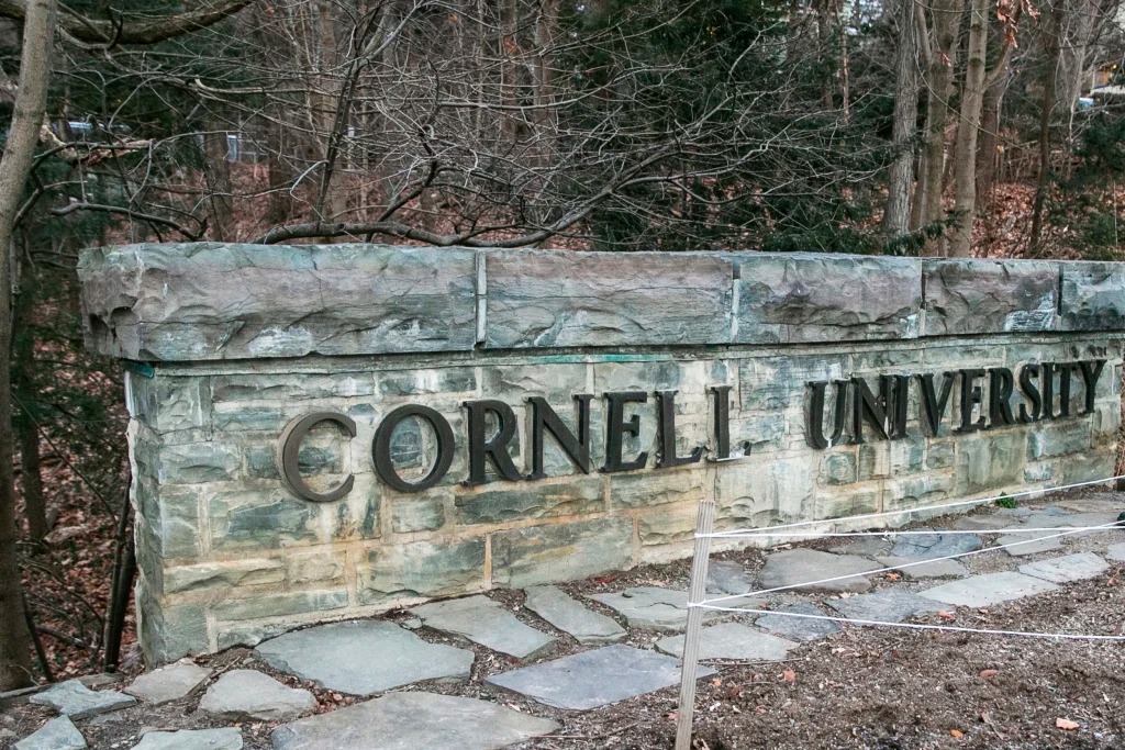 ¿Quiénes son los implicados en caso de la Universidad de Cornell?