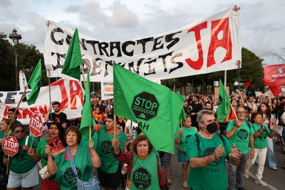 El 28 de septiembre de 2026, manifestantes participaron en una protesta contra los desahucios y la crisis de la vivienda. | AFP