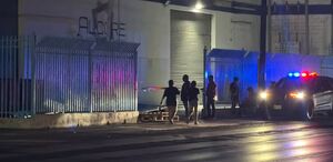 Muere guardia de seguridad tras caerle portón metálico en empresa de García, NL