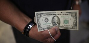 Así cotiza el peso mexicano frente al dólar  hoy 26 de agosto de 2025.