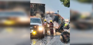 Elementos de seguridad arribaron al lugar del accidente.
