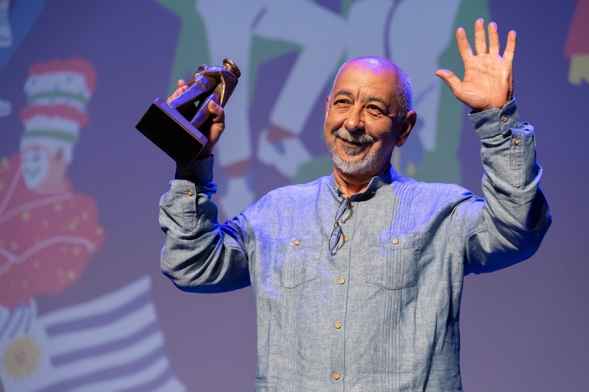 El escritor y guionista recibió una distinción en el Festival de Biarritz / David del Río