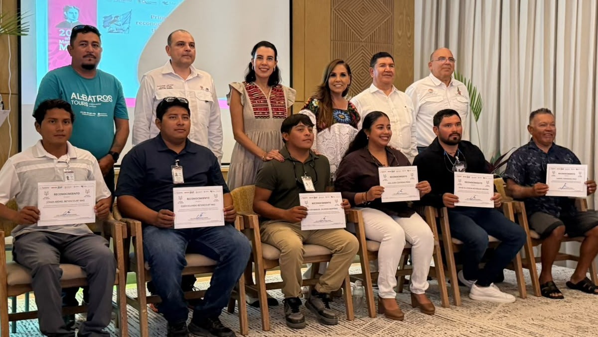 Josefina Rodríguez Zamora entregó 195 credenciales a prestadoras y prestadores de servicios turísticos del Parque del Jaguar. | Foto: Especial