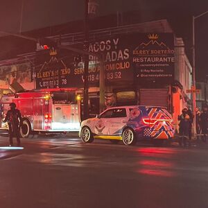 Se incendia restaurante de tacos y carnicería en avenida Almazán en San Nicolás, NL