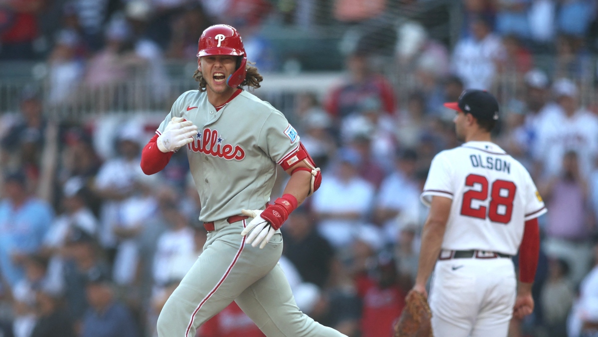 Phillies se mantienen en la pelea ante Braves con un home run de Alec Bohm (Reuters)