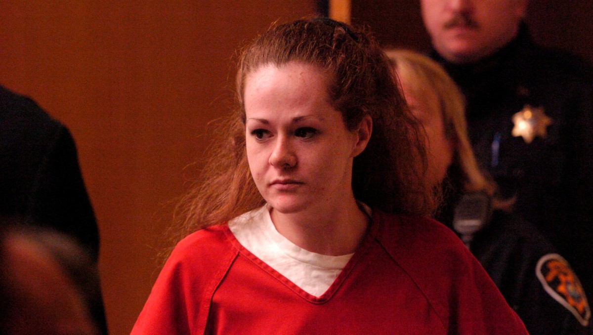 Pike, condenada a muerte, entrando en un tribunal penal del condado de Knox en Knoxville, Tennessee | Foto: Reuters