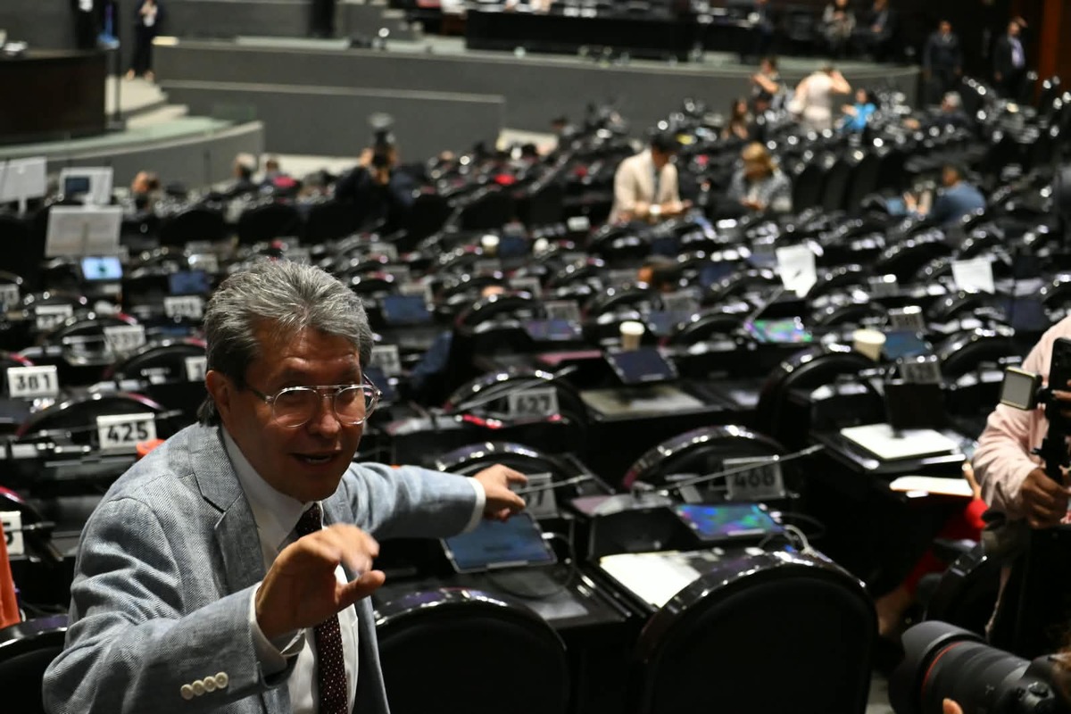 Ricardo Monreal propondrá reformar la Ley Orgánica de la Cámara de Diputados para aplicar descuentos a los legisladores faltistas | Daniel Augusto