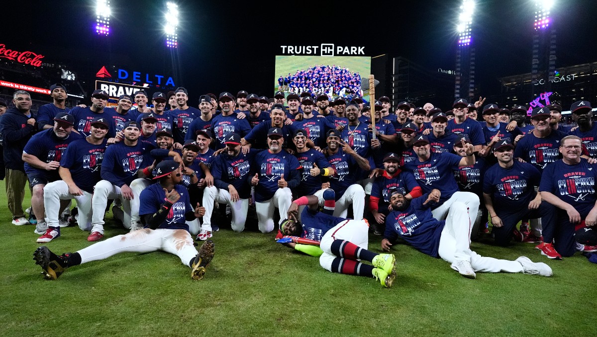 Braves cobran venganza de los Phillies y se clasifican a la Ronda Divisional de la MLB (AP)