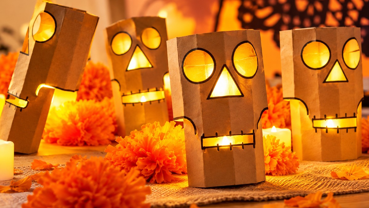 Calaveritas de luces caseras | IA DISCOVER