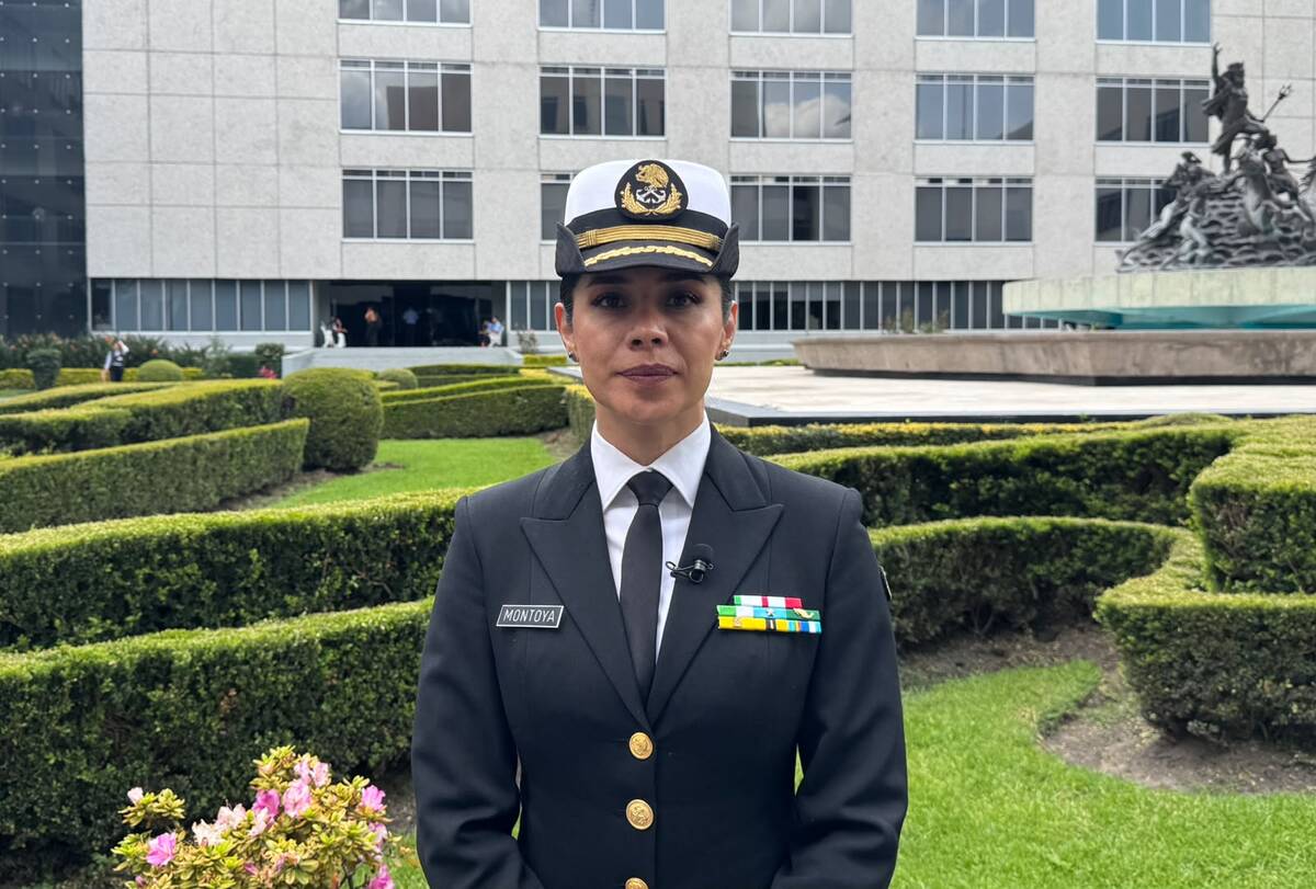 La capitán de fragata Griselda Noemí Espejel Montoya, del Servicio de Sanidad Naval, destacó el papel del personal de la Marina. | Diego González