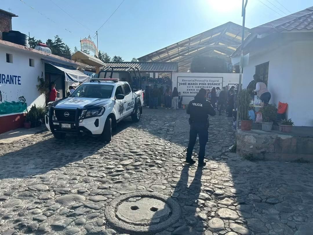 Tras hallazgo de pistola en secundaria de Huasca, SEPH activa protocolos. (Redes Sociales)