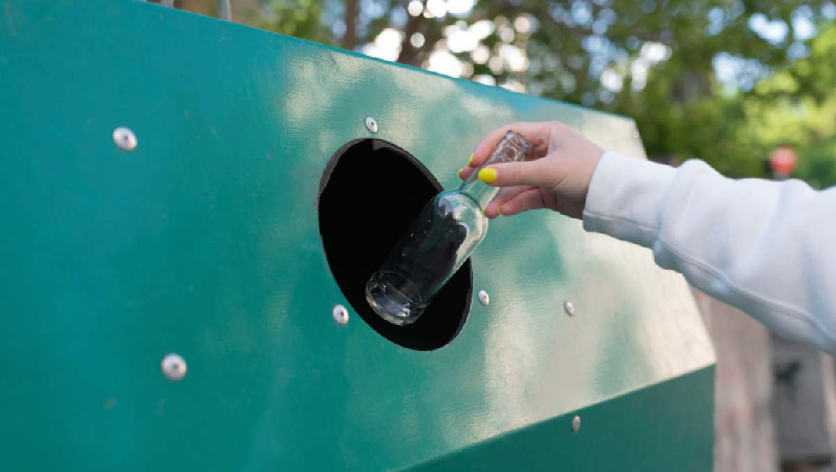 Las máquinas permitirán el reciclaje de envases de plástico, vidrio o cartón. | Foto: Freepik