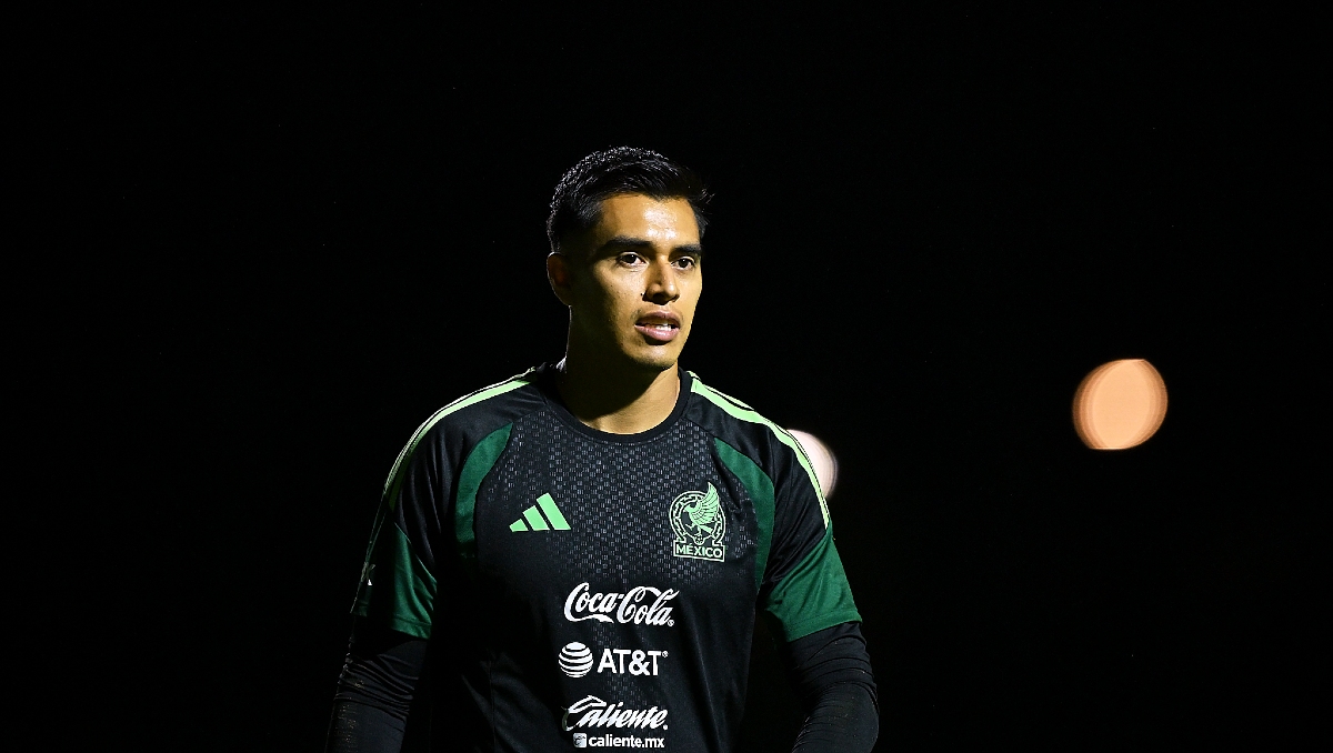 Raúl Rangel festeja tres años desde su debut en la Liga MX con Chivas (Imago7)