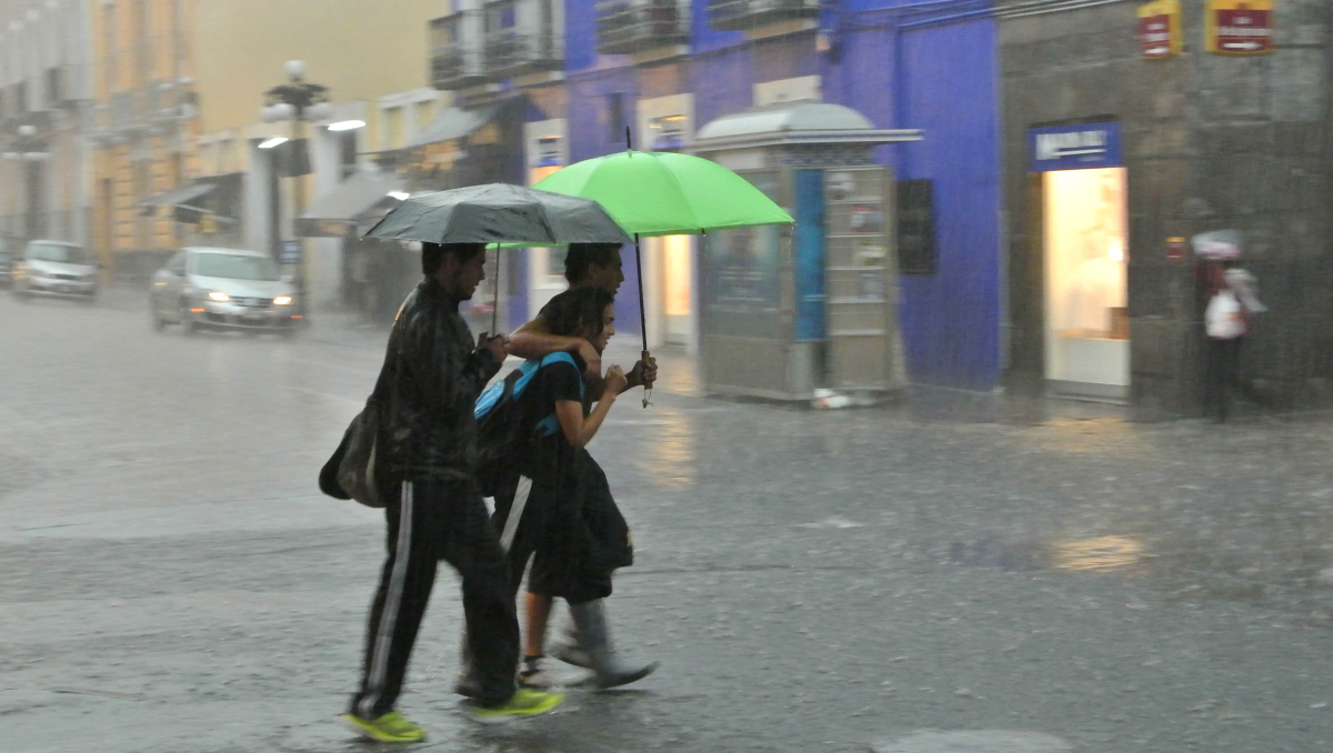 SEP suspende clases por lluvias en mayoría de municipios de Puebla | EsImagen