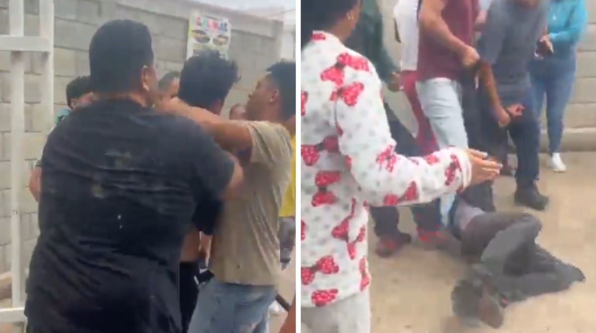 Vecinos sometieron a los agresores al exterior de la secundaria | Foto: Especial