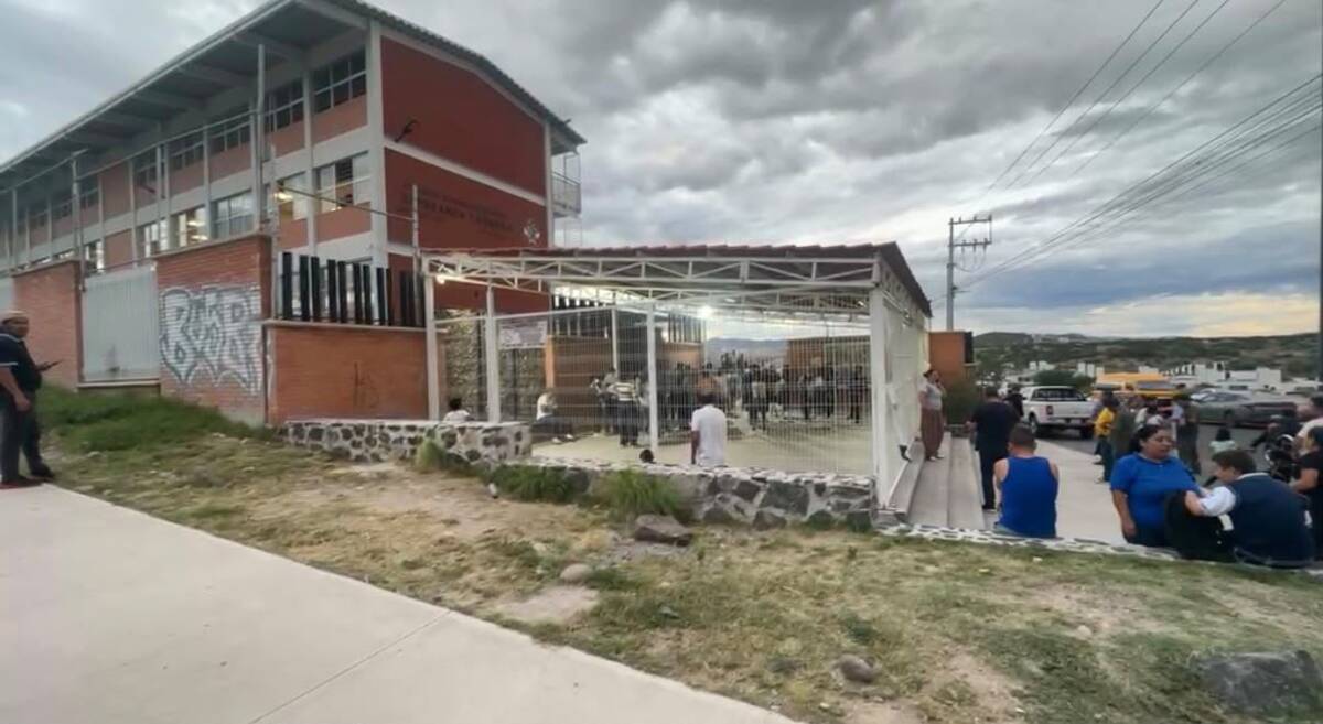 Ataque en secundaria de Querétaro: dan de alta a 2 de los 4 heridos