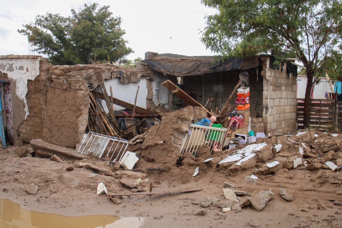 En Gómez Palacio, inundación en ejido Poanas deja a familias sin hogar. | Foto: Rolando Riestra.