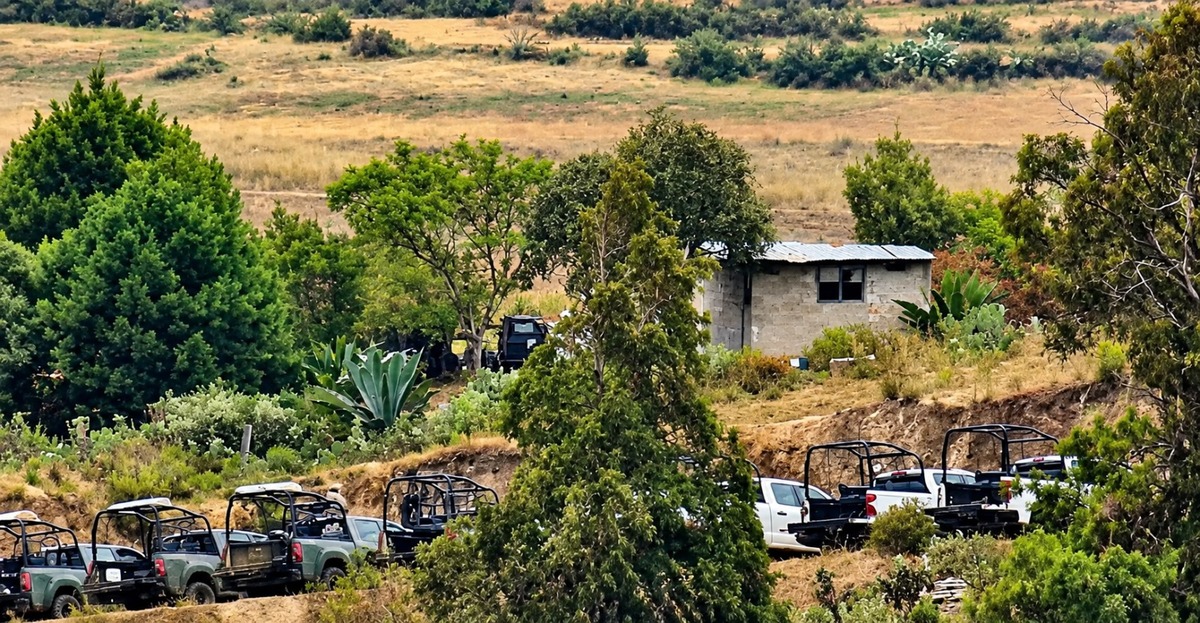 Realizan operativo en Xocopa, en Cuautepec de Hinojosa. (Cortesía)