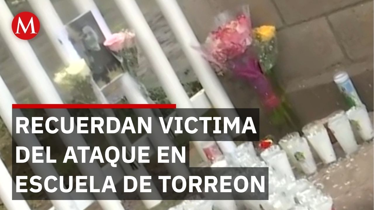 Siguen investigaciones en secundaria de Torreón y despiden a subdirectora con ofrenda en el plantel