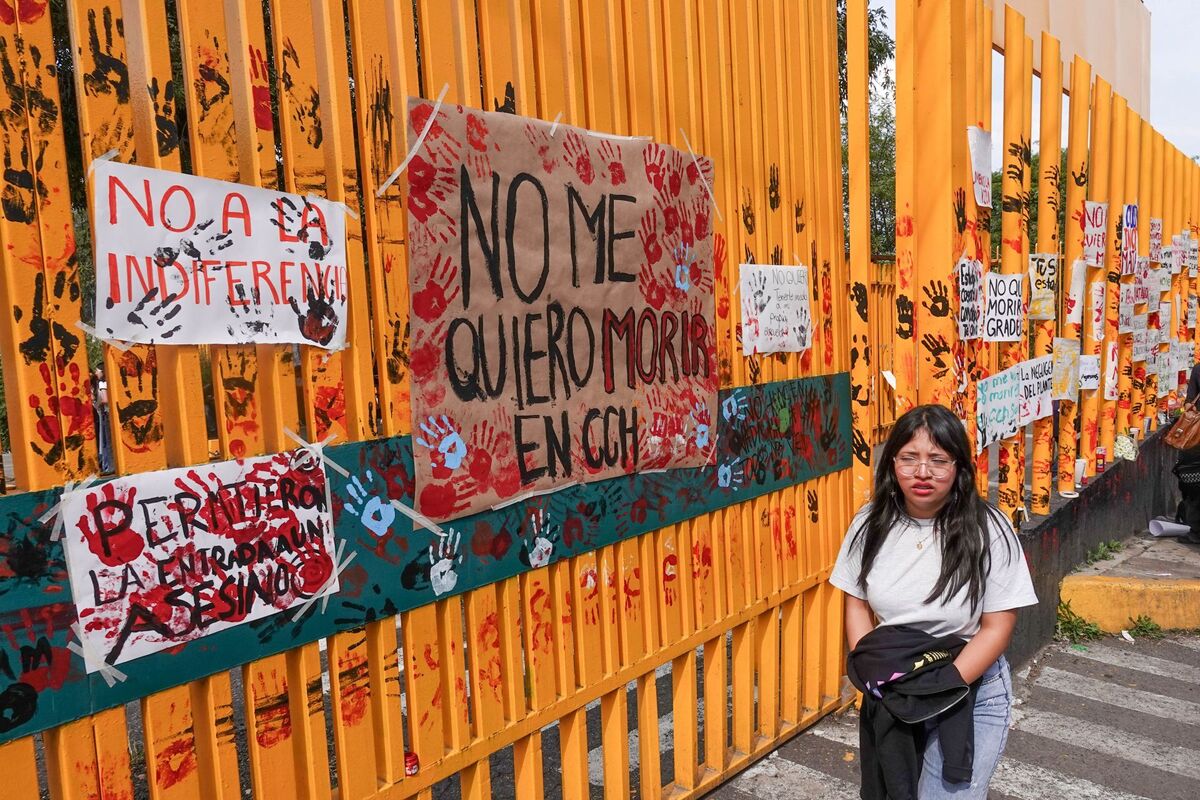 Protesta en memoria del alumno Jesús Israel Hernández en CCH Sur. | Cuartoscuro / Rogelio Morales