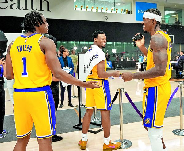 Bob Iger y Josh Kushner unieron fuerzas para comprar Los Angeles Lakers. AP