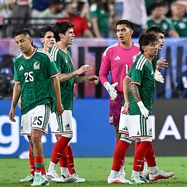 Johan Vásquez, capitán de la Selección Mexicana, respaldó al portero Raúl Rangel tras sus errores en la derrota ante Estados Unidos.