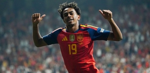 Luis de la Fuente llenó de elogios a Lamine Yamal y dijo que se está convirtiendo en un "futbolista de leyenda" tras liderar victoria de España.