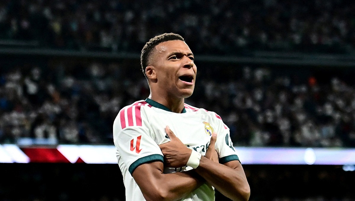 Mbappé 'ignora' advertencia de Mourinho y presume paseo en bicicleta en medio de su lesión (Reuters)