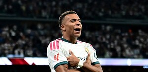 Mbappé 'ignora' advertencia de Mourinho y presume paseo en bicicleta en medio de su lesión