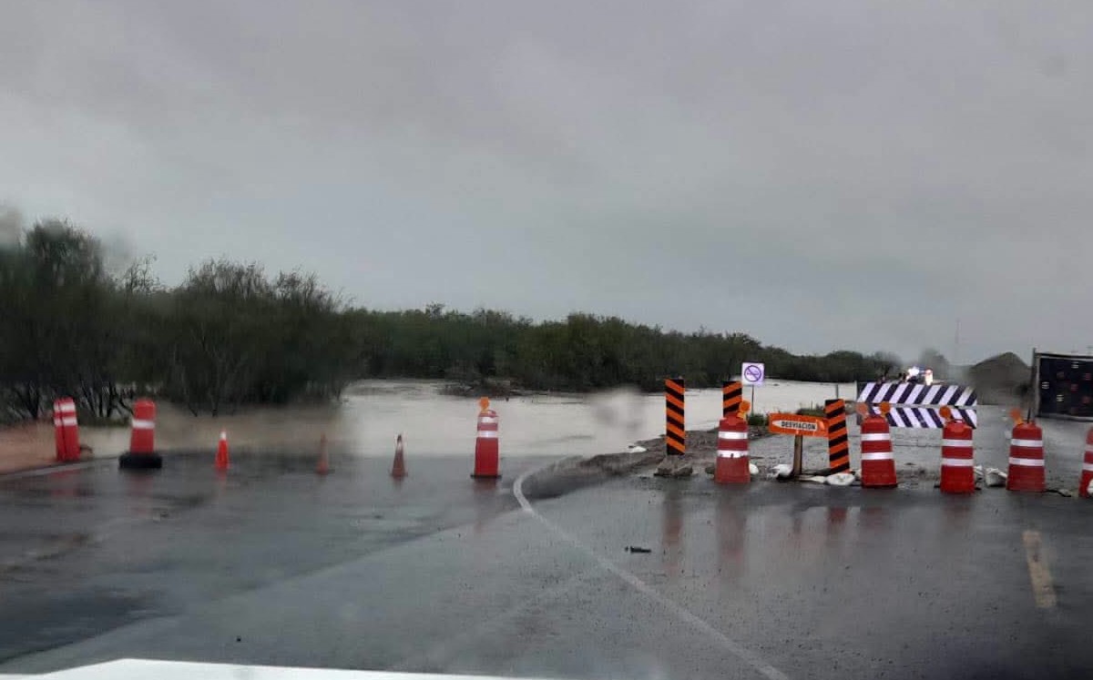 Cierran carretera San Fernando-Reynosa a la altura del puente la Llorona por lluvias. | Vocerpia de Seguridad
