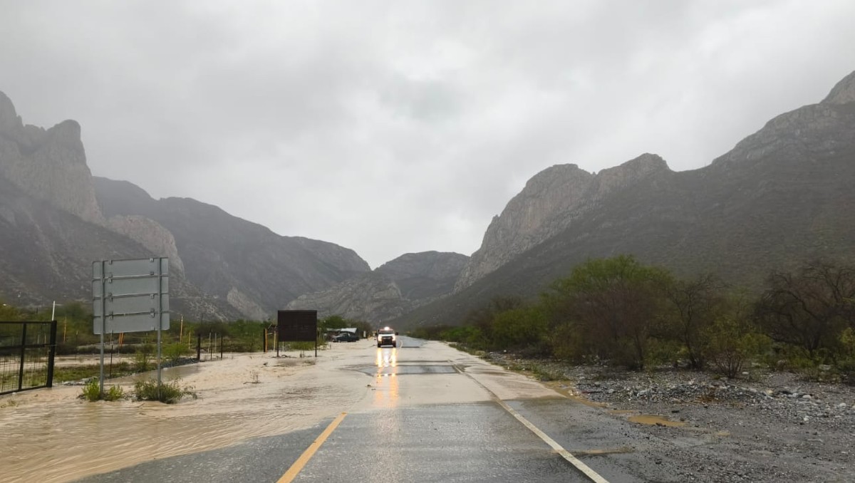 Escurrimientos en distintas zonas del área de La Huasteca en Santa Catarina | Especial