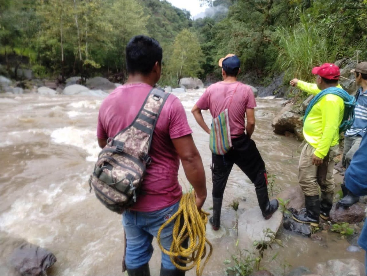 Hombre que fue arrastrado durante lluvias en Agua Blanca es localizado con vida. (Ayuntamiento de Agua Blanca)