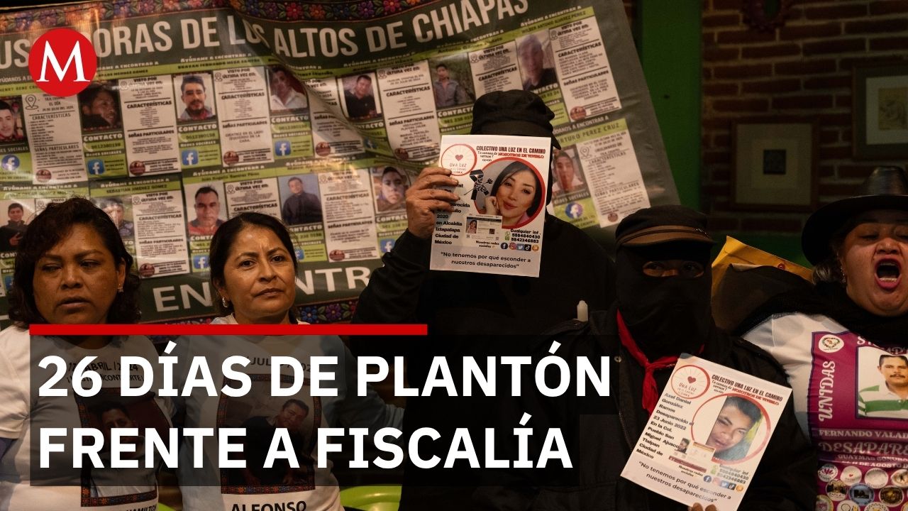Madres buscadoras mantienen plantón frente a la FGR y piden avanzar en investigaciones