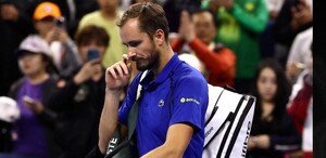 Medvedev es descalificado por pelotazo a un espectador en Semifinal del Abierto de Pekín.
