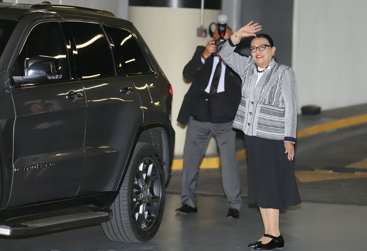 Rosa Icela Rodríguez recomendó a los partidos políticos elegir candidatos con un currículum limpio. | Foto: Javier Ríos