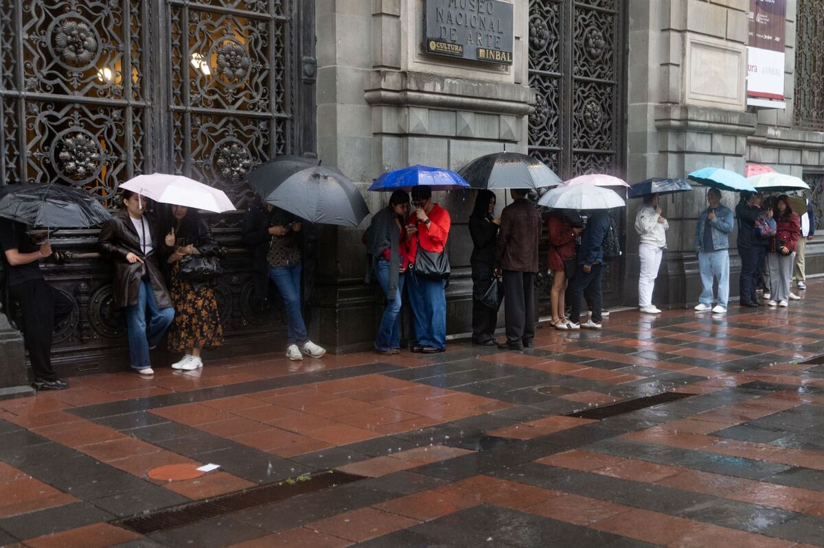 El SMN prevé cielo nublado, ambiente fresco y lluvias puntuales fuertes por la tarde en la CdMx | Foto: Cuartoscuro