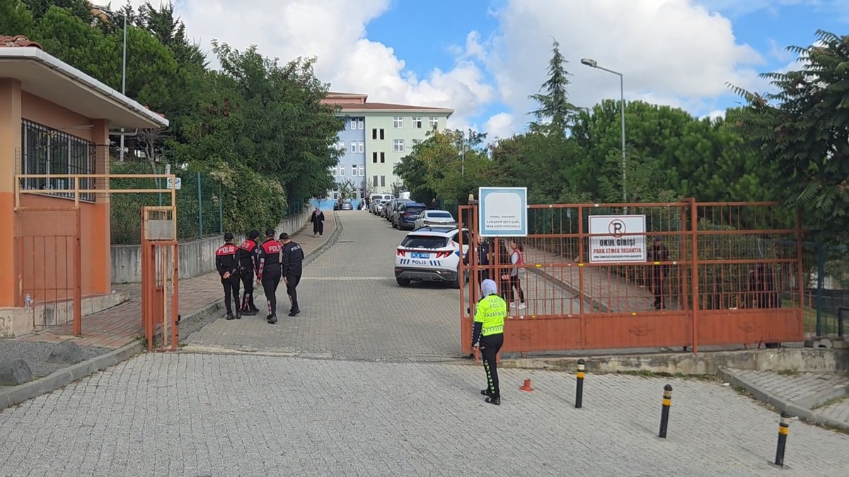Adolescente mata con cuchillo a alumna y hiere a otras siete en secundaria de Estambul