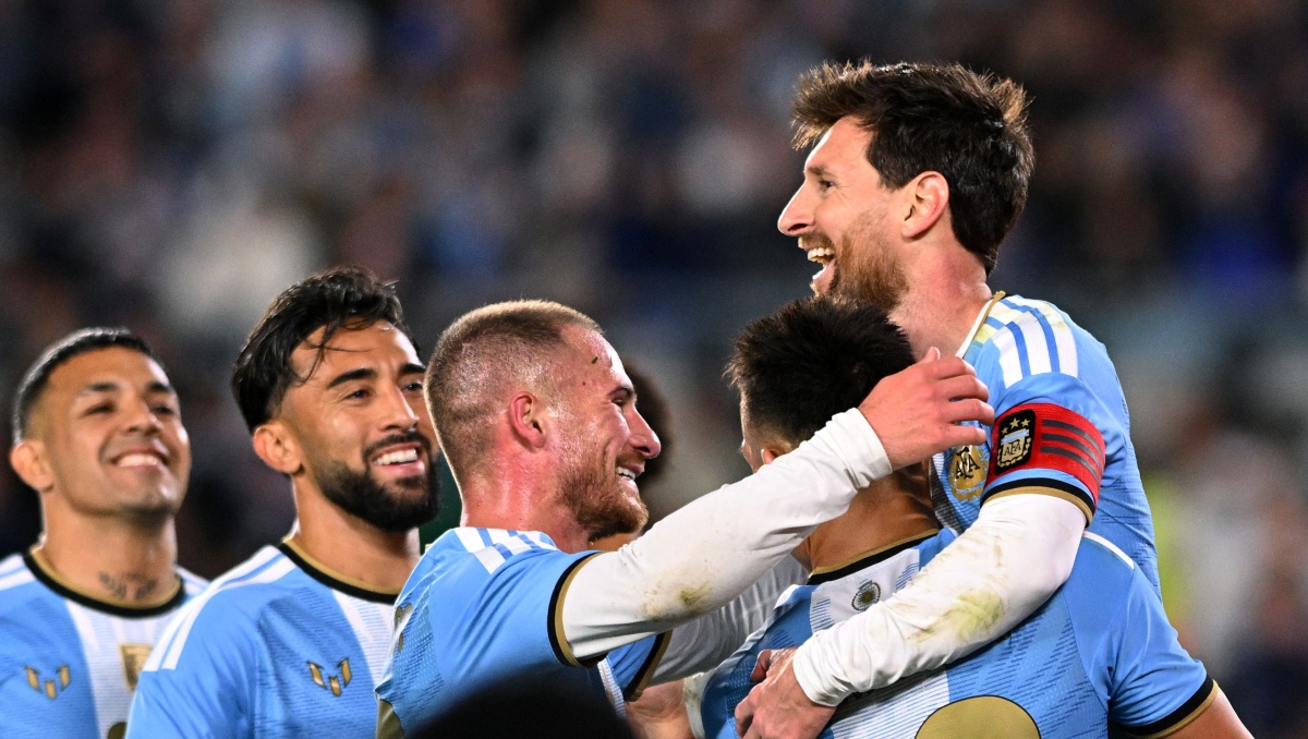 Lionel Messi celebra su gol en el partido de despedida con la Selección de Argentina (Reuters)