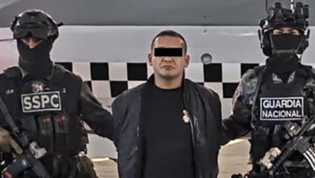 Iván Cazarín Molina, alias "El Tanque", fue entregado a las autoridades de Estados Unidos.| Foto: x (@OHarfuch)