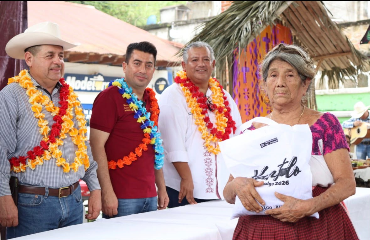 Inicia Sebiso la entrega de cacao y azúcar para festejos del Xantolo. (Cortesía)