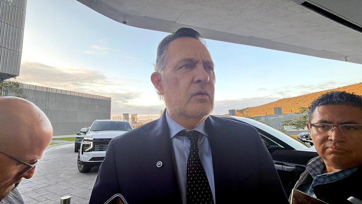 Kuri aseguró que sí notificó al gobierno de México de la visita del embajador Ronald Johnson.