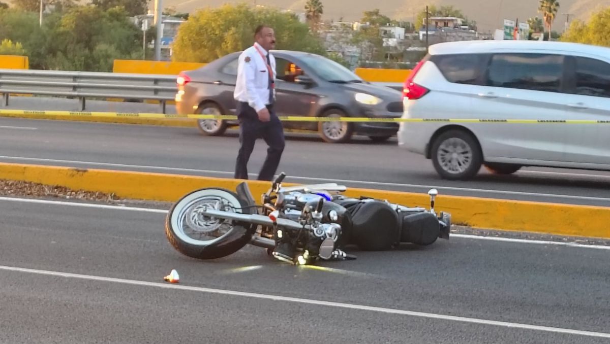 La motocicleta terminó a una distancia aproximada de 50 metros del cuerpo. Agustín Martínez