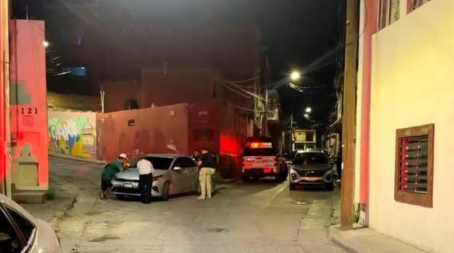 Motociclistas habrían comenzado la agresión afuera del domicilio. | Redes Sociales