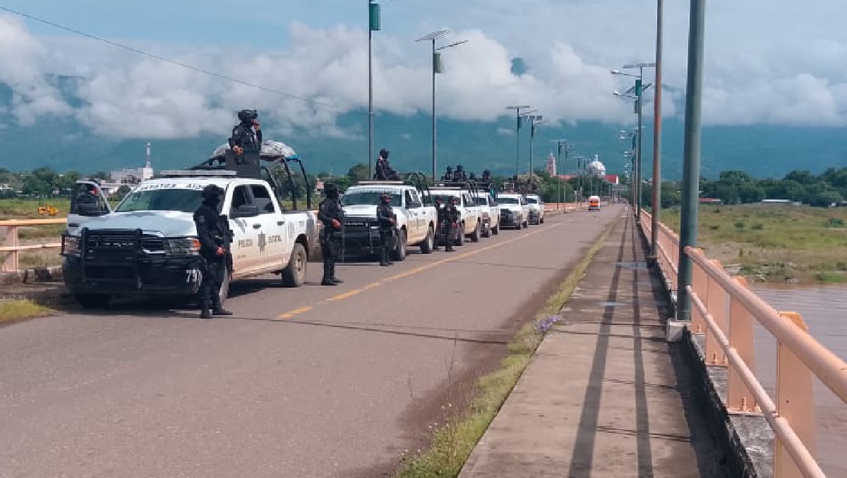 Los oficiales estatales y federales participan en el operativo de búsqueda. | Especial