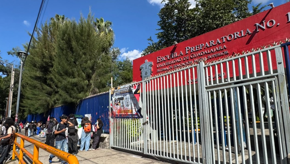 La preparatoria 12 de la UdeG nuevamente es escenario de protestas (Luis Ángel Pedraza)