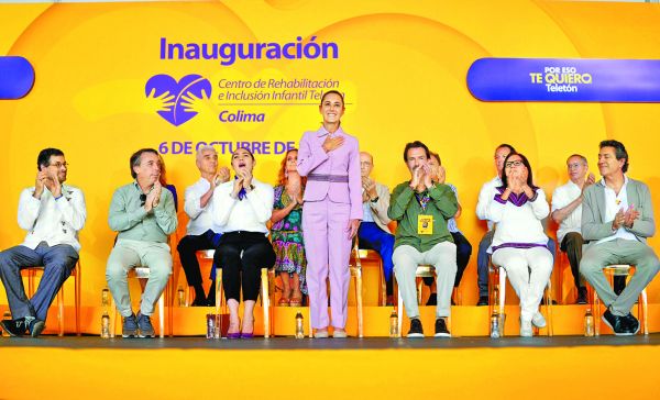 La titular del Ejecutivo federal en la ceremonia de apertura en Colima. ESPECIAL