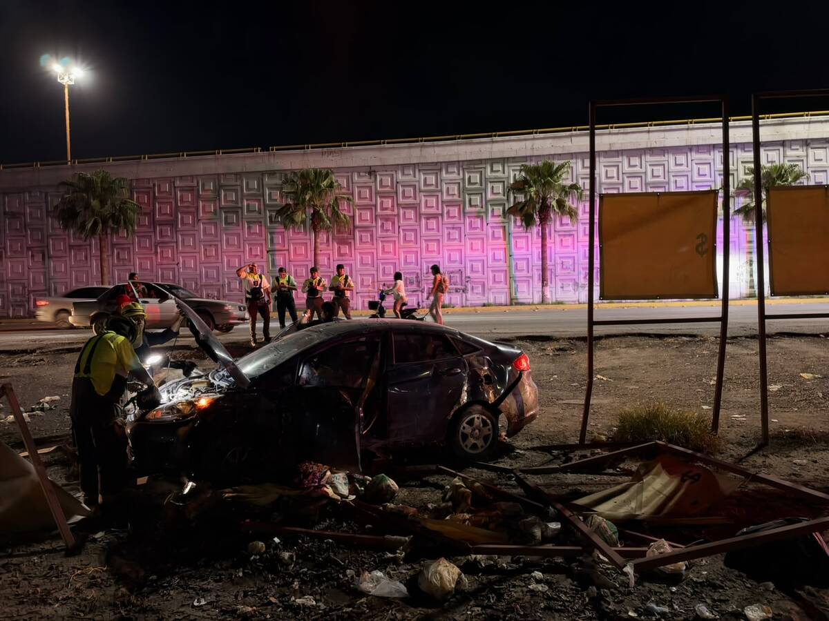 El auto era manejado por Marco Antonio de 28 años. | Foto: Cortesía Tránsito y Vialidad